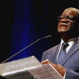 Video: La consegna del Premio Nobel al dott. Denis Mukwege e, simbolicamente, a tutta l’Africa